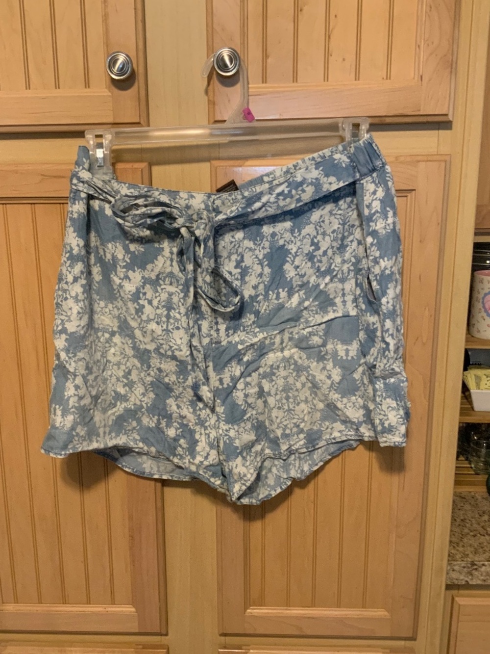 Women’s Knox rose shorts, preowned size XL